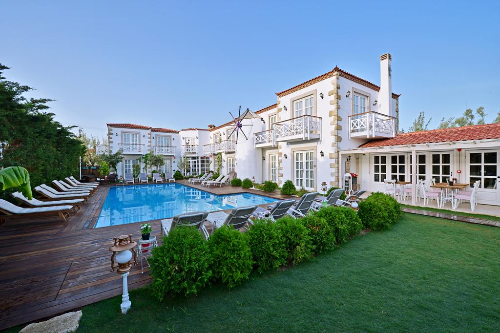 Hotel Bay C